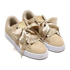 Puma Suede Heart Safari Women’s Size 7 Pink Shoes